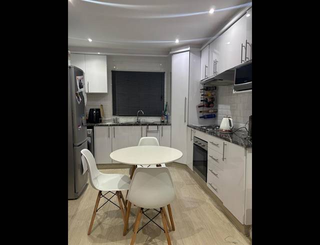 2 BEDROOM HOUSE FOR SALE IN CROFTDENE